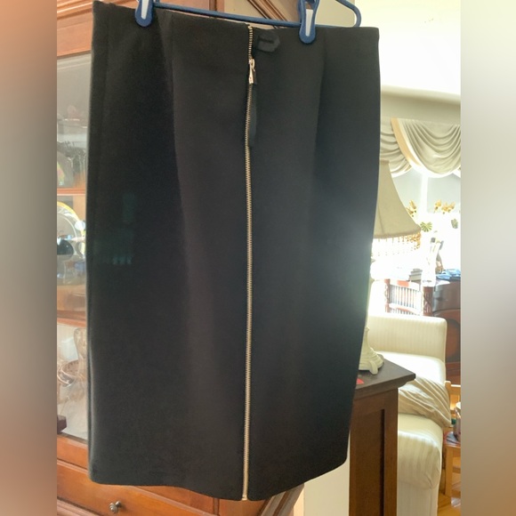 Below the knee black skirt. Size 10. Great condition! - Picture 2 of 4